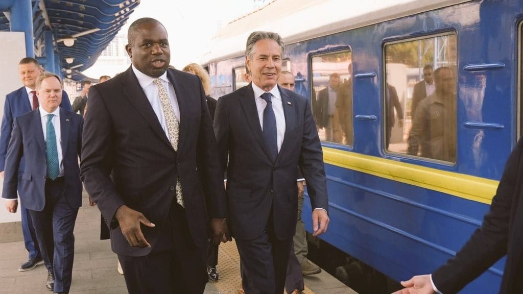 US and UK foreign ministers reach Kiev, Ukraine prepares to attack Russia with missiles