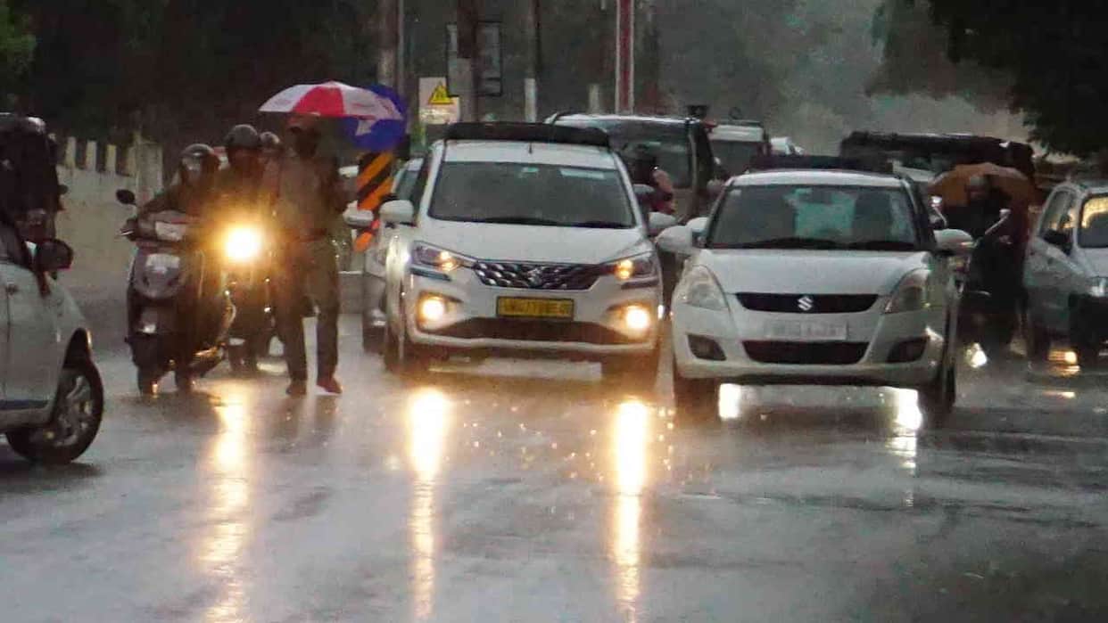 Strict action will be taken drivers violating one way rules tyres will get punctured if go wrong direction