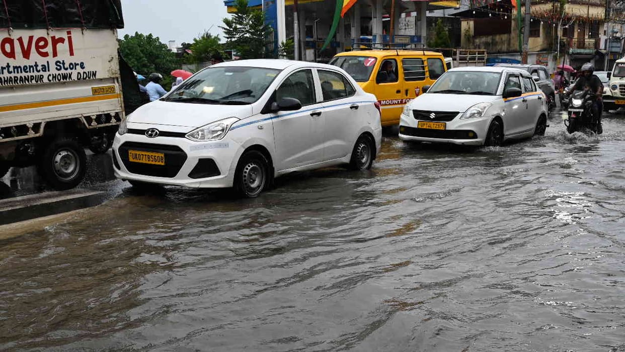 Heavy rain alert in Uttarakhand 87 roads closed Chardham Yatra Gangotri Yamunotri Badrinath Highway Update
