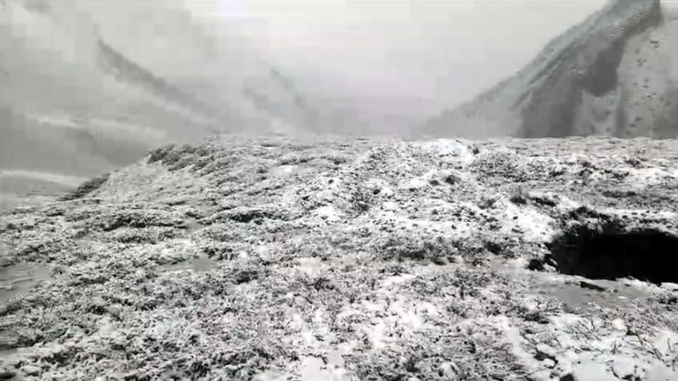 Uttarakhand Weather Season First Snowfall in India-China border area cold increased in lower areas