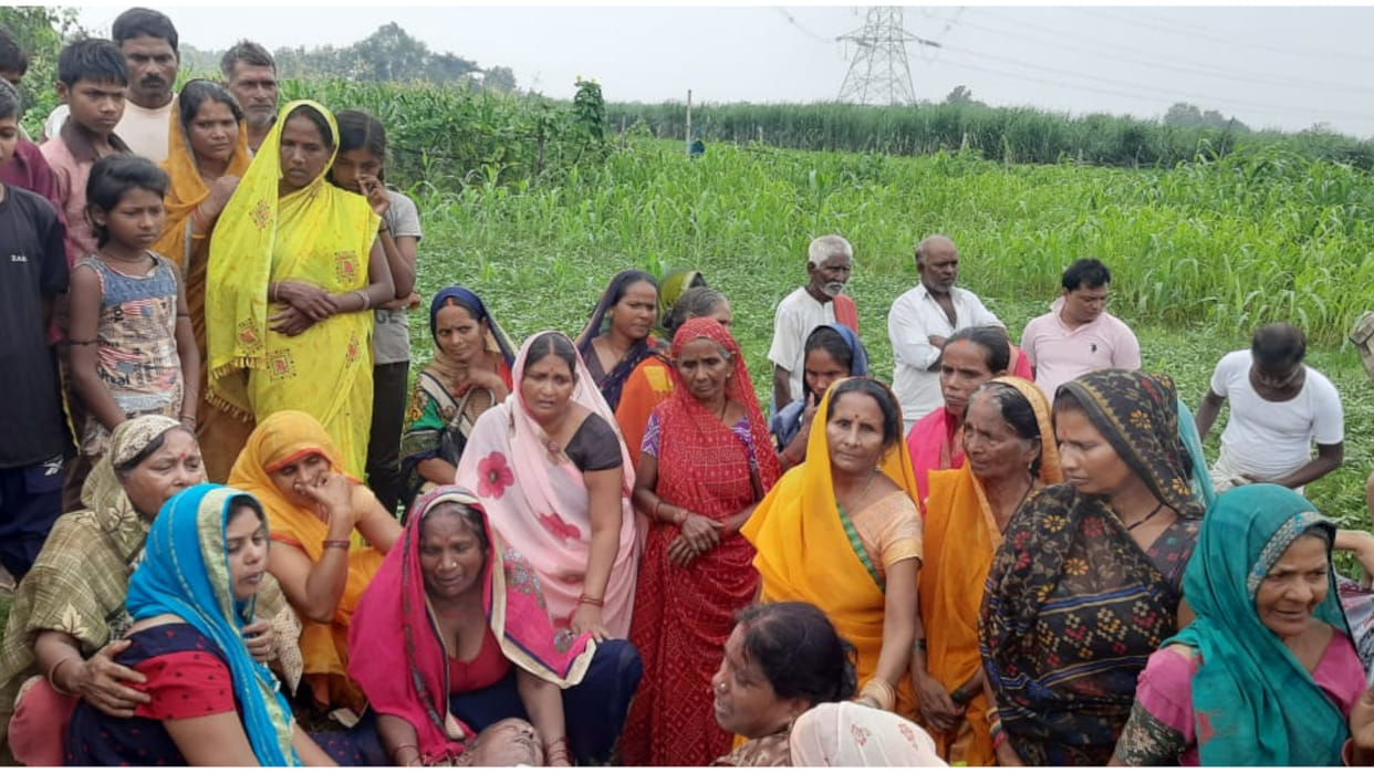 Two farmers died due to electrocution in Basti's fields