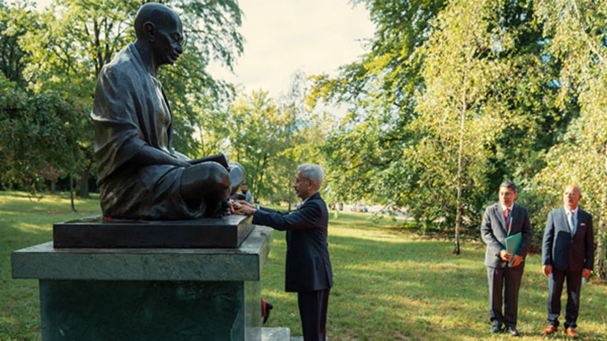 EAM Jaishankar arrives in Geneva, pays homage to Mahatma Gandhi