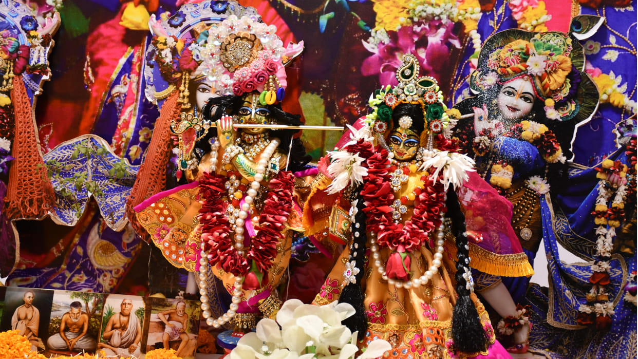 Devotees played Holi of Dadhikich on the occasion of Radhashtami festival in Gorakhpur.