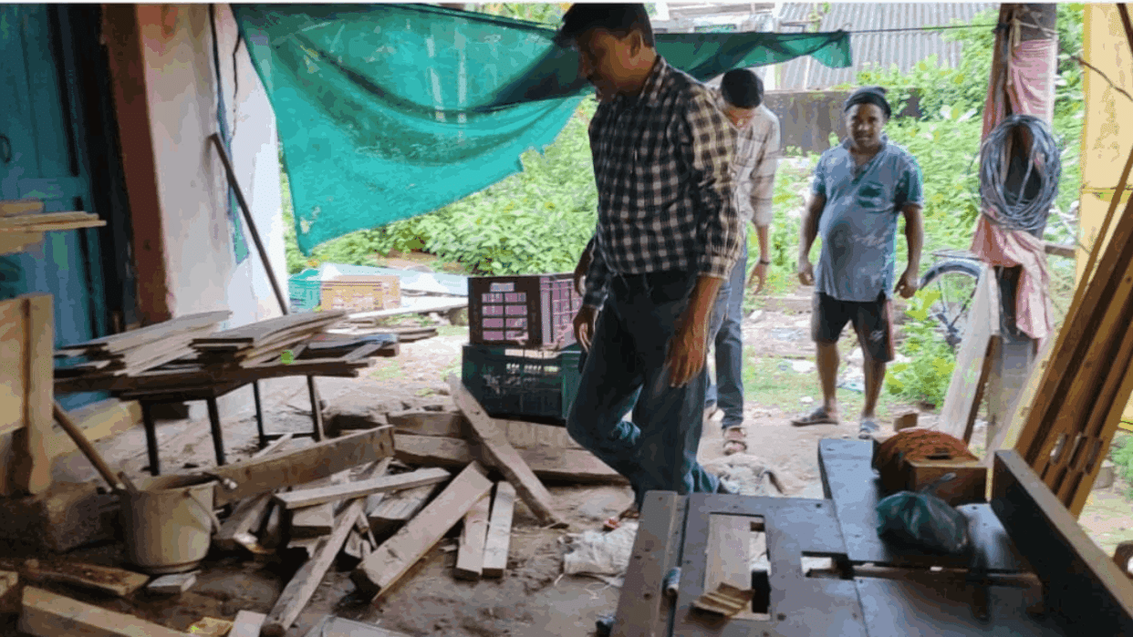 Forest department raids houses in Aavapalli in Bijapur,