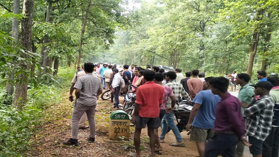 Sensation in Jashpur: Headless torso found in the forest, a terrifying scene; dead person not identified
