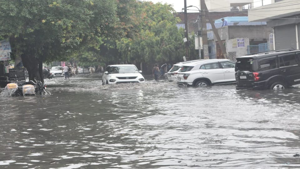 Mausam Ki Jankari Rains season continues from mountains to plains Areas 85 year old record broken in Agra