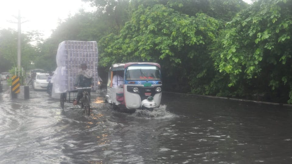 UP Weather Roads from highway to streets filled with rain water shocking conditions in Agra