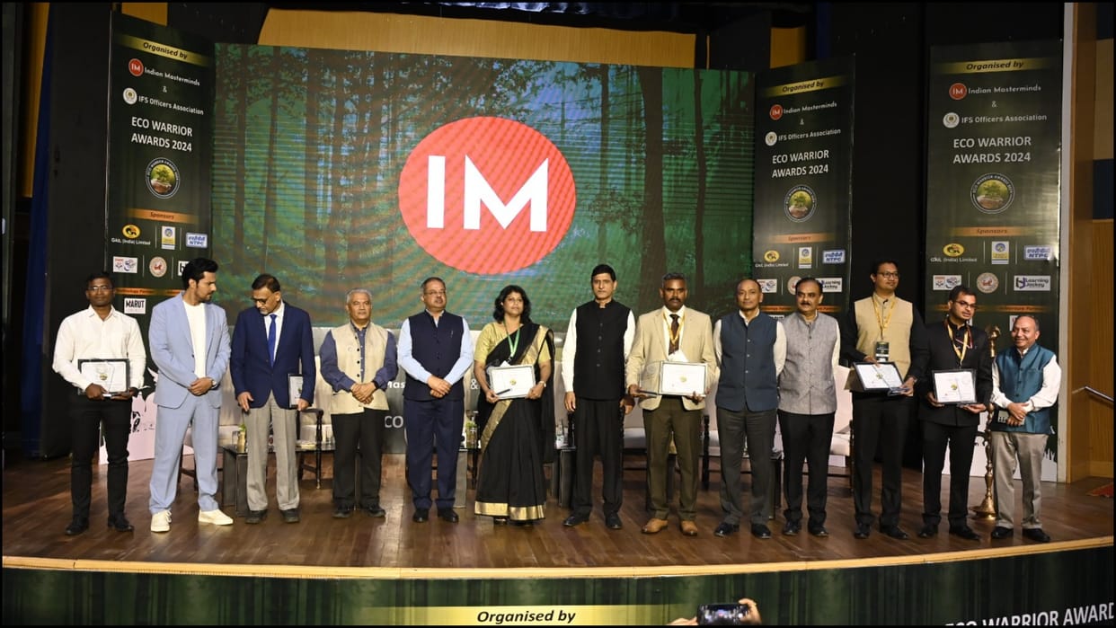 Hero of Bellary Mining Scam Dipak Sarmah Gets Eco Warrior LifeTime Achievement Award.
