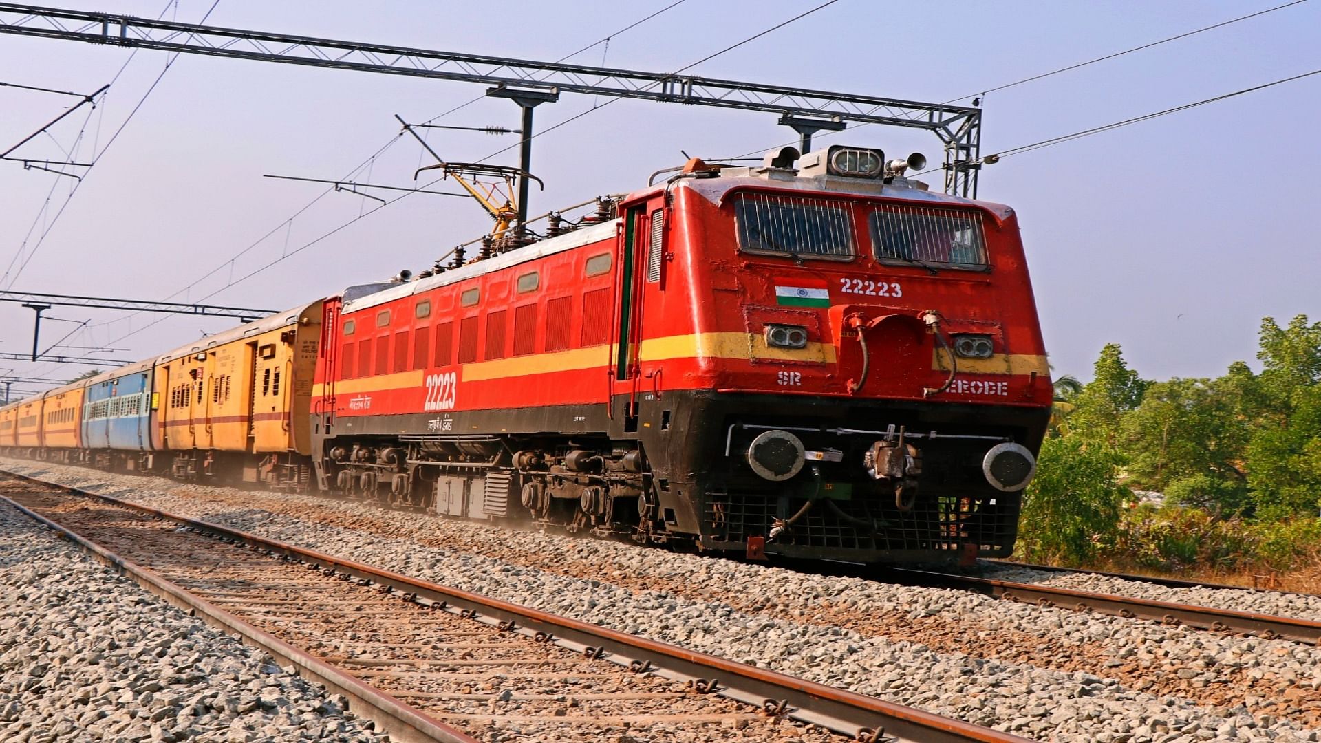 Indian Railways Facts: What Is The Difference Between Blue, Red And ...