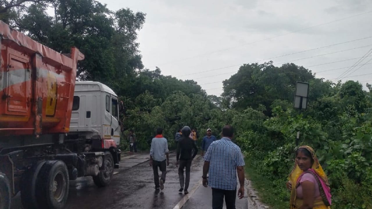 Heavy rains cause waterlogging and power cuts in Bareilly