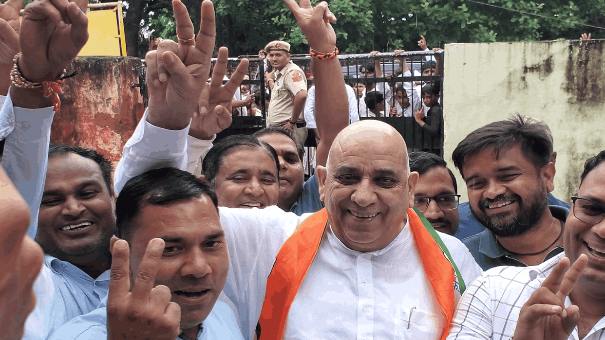 Congress leader Rohtash Khatana has filed his nomination from Sohna seat.