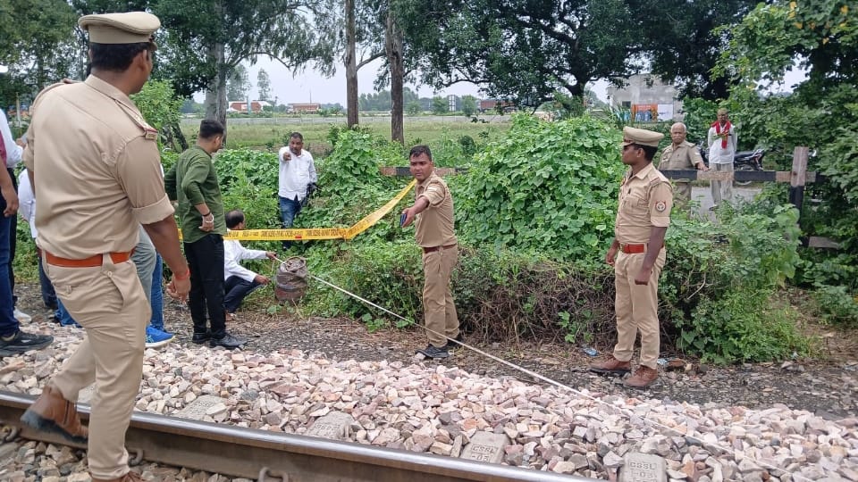 Kalindi Express, One hour data dump of three mobile towers, now track friends will monitor the railway tracks