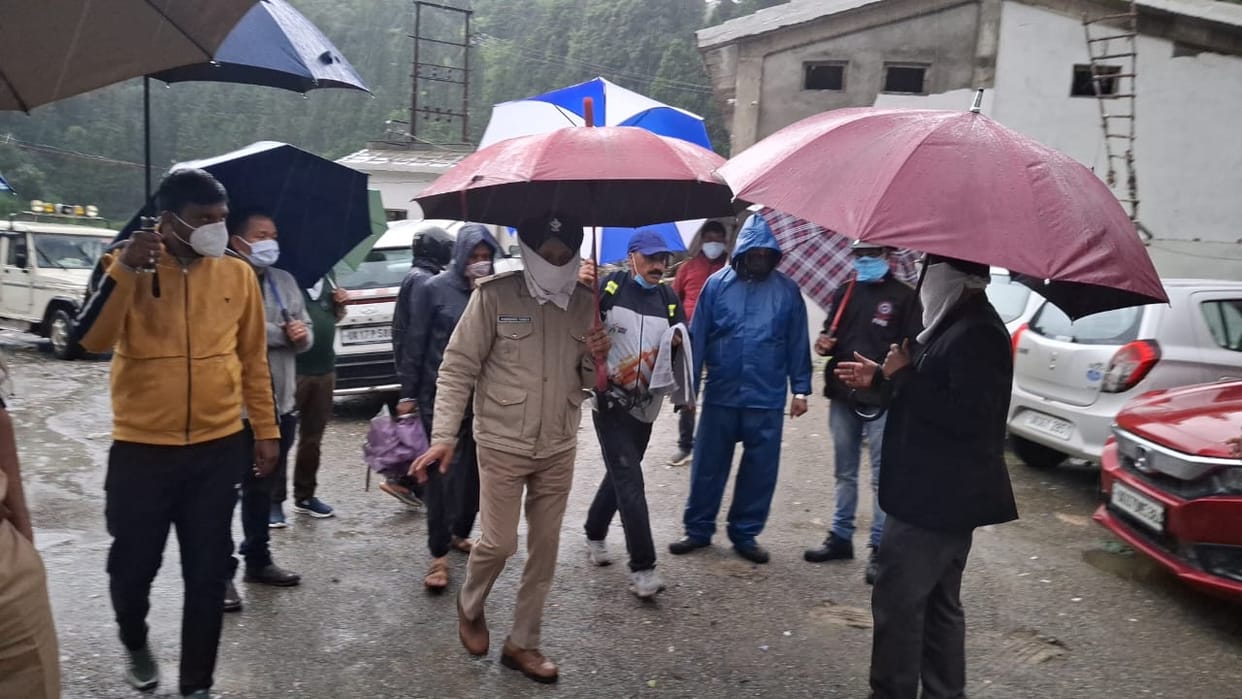 Nainital News Chlorine gas leaked from cylinder kept in pump house of water institute in Sukhatal People Panic