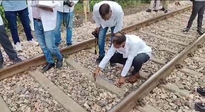 Kanpur: कालिंदी एक्सप्रेस के बहाने पुराने ट्रेन हादसों की भी जांच शुरू, पहले भी रची गई थी रेल पलटाने की साजिश Kanpur: Investigation of old rail accidents also started on the pretext of Kalindi Express