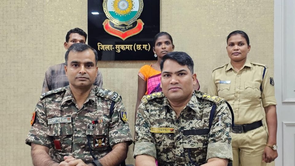 Naxalite couple active in Odisha carrying a reward of Rs 2 lakh surrendered in sukma
