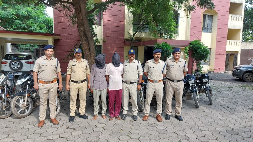 Police of two police stations arrested six accused