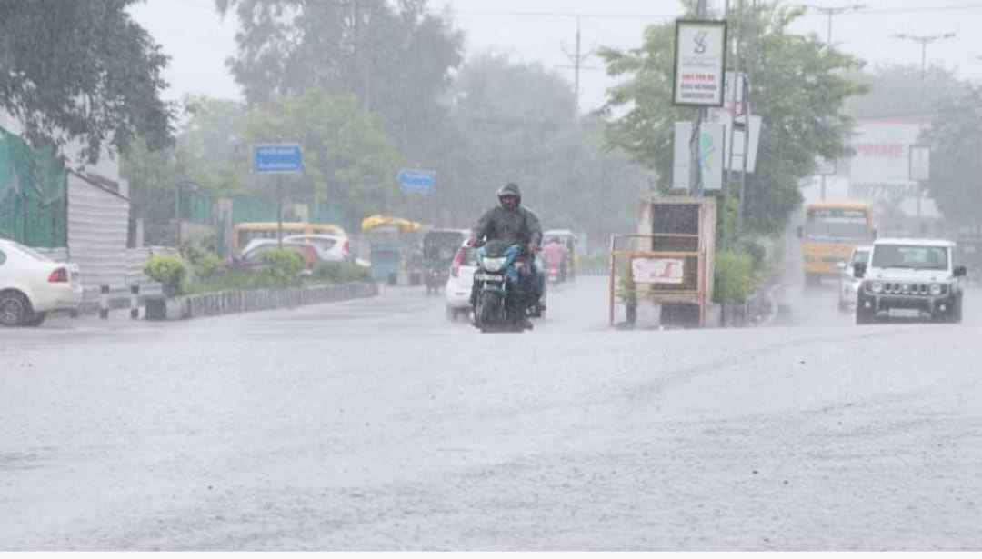 Red alert for rain in 6 districts of the state today, CM calls emergency meeting, school holiday in 6 district
