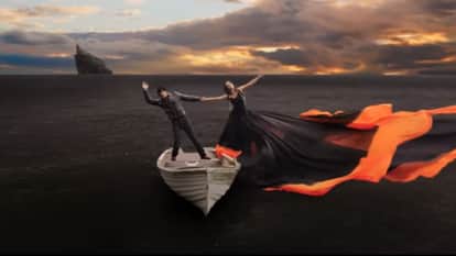 Once SRK life saved by Kajol from falling off a waterfall while shooting Dilwale song as per report