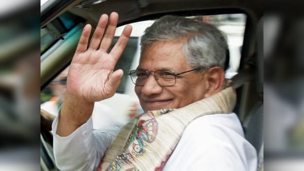 Sitaram Yechury, Held a public meeting by stopping traffic at a big intersection, emphasis on Lal Imli mill