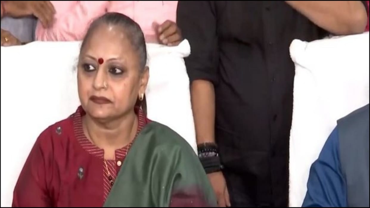 Video shows Shiv Sena MLA distributing burqas, BJP says we did not approve of such appeasement politics