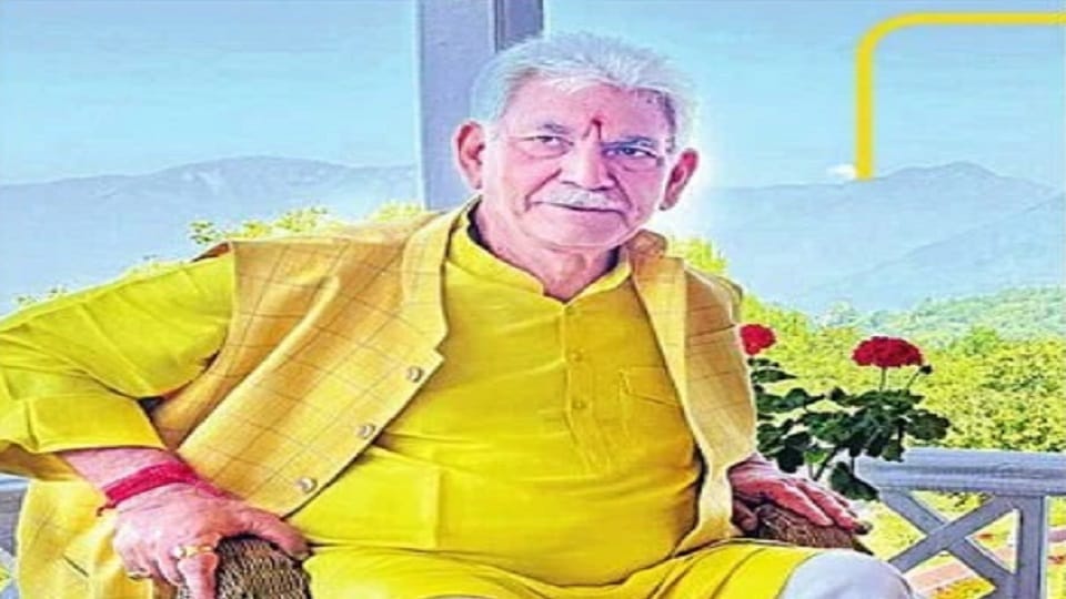 LG of Jammu-Kashmir sinha said - Stone pelting is over, talk of democracy in the streets is our achievement.