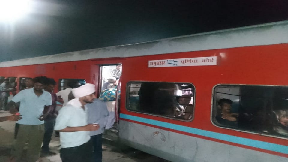 Basti: Chaos due to brake jam of Amritsar Janseva Express, train stopped for half an hour