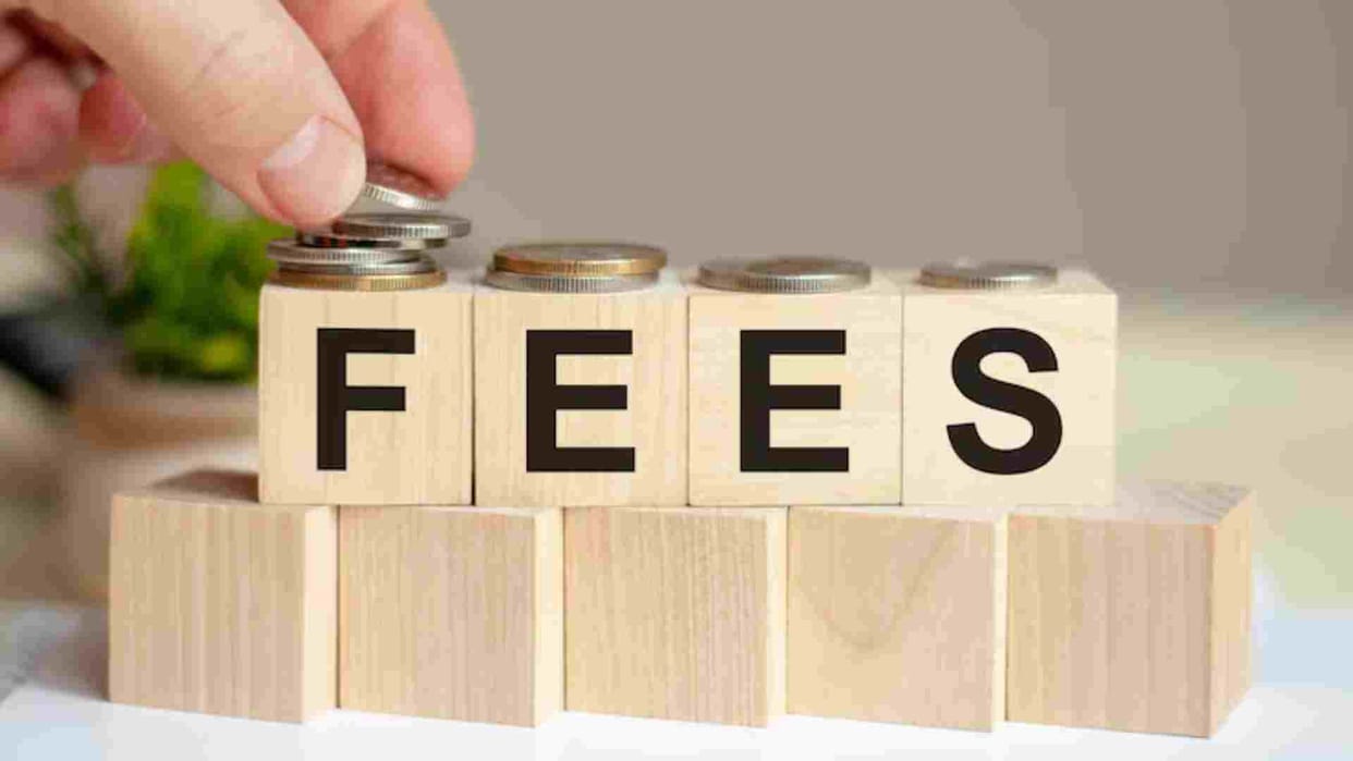 Registering for Railway NTPC should pay fee, payment window will close today