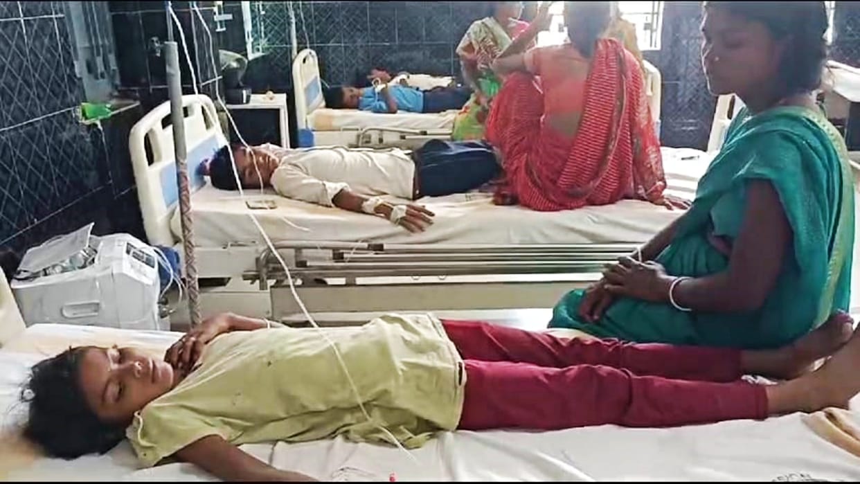 Bihar News: Lizard found in mid-day meal in Nalanda, 23 children fell ill after eating food