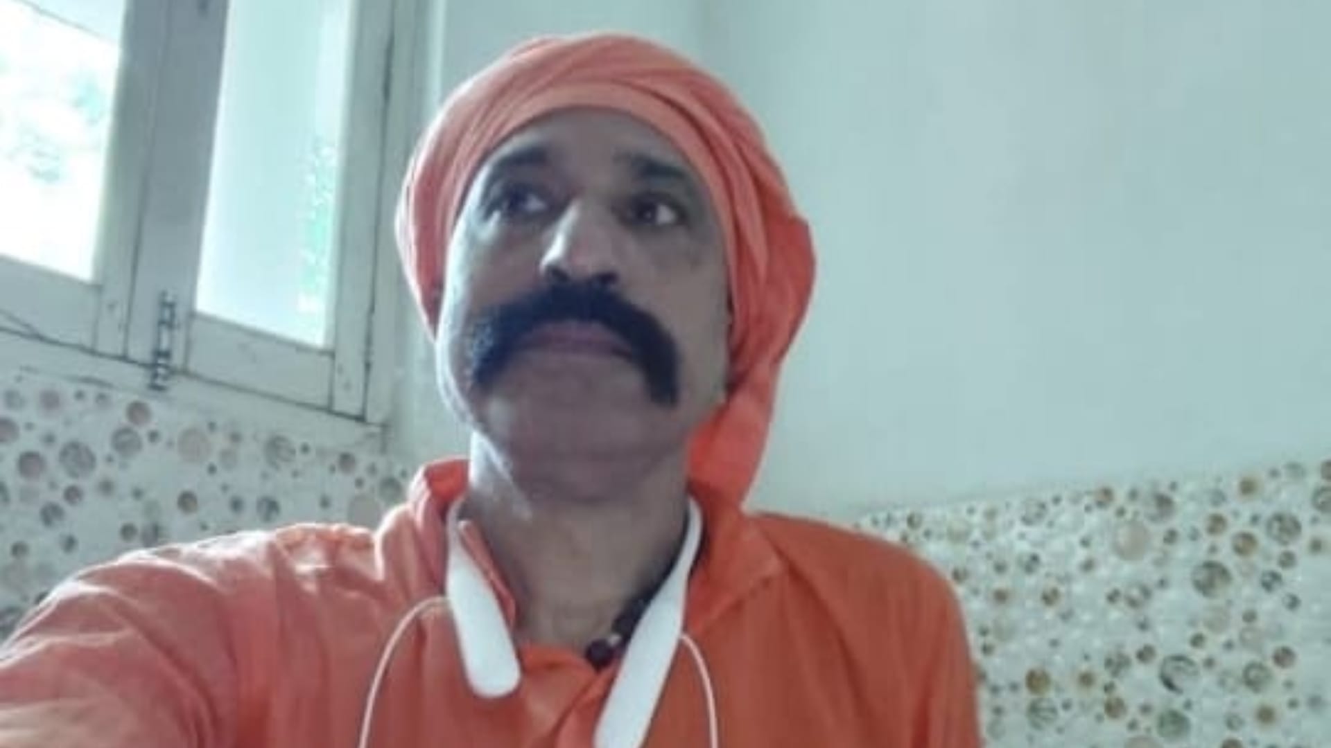 पुलिस की गिरफ्त में आरोपी चिकित्सक।