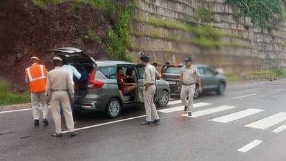 Mandi Masjid Protest: बिलासपुर पुलिस की घेराबंदी के चलते मंडी नहीं पहुंच पाए हिंदू नेता Himachal Mandi Masjid Protest Hindu leaders could not reach Mandi due to the siege of Bilaspur police