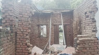 Walls and roofs of 100 houses collapsed in Hathras, 10 people injured