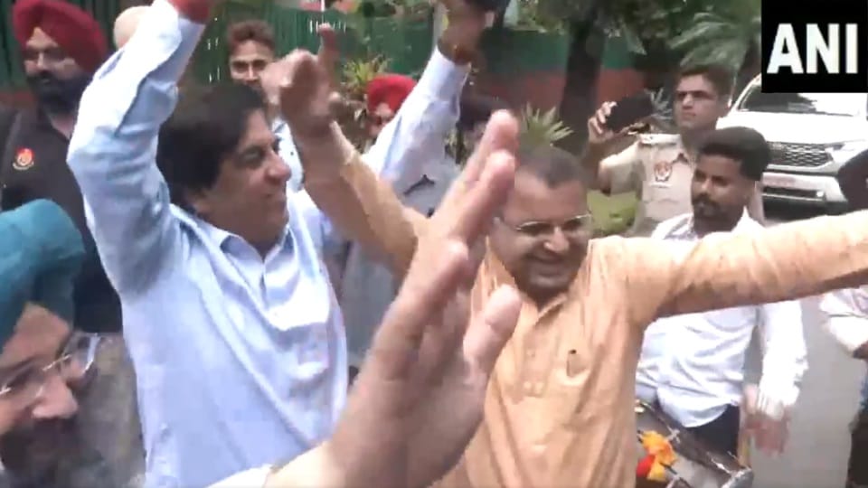Punjab AAP Leaders celebrate arvind kejriwal bail