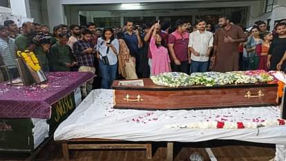 जेएनयू में छात्रों ने दी श्रद्धांजलि