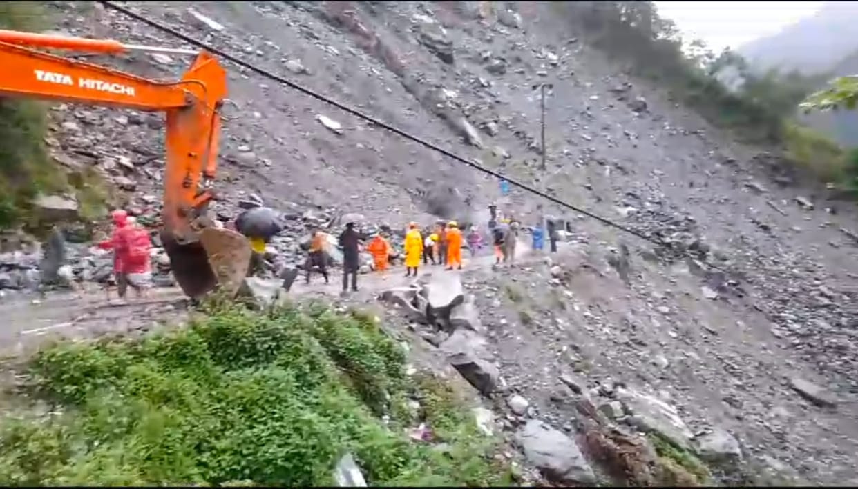 Kedarnath Yatra remain halted on second day as well 7,360 pilgrims reached Sonprayag from Gaurikund