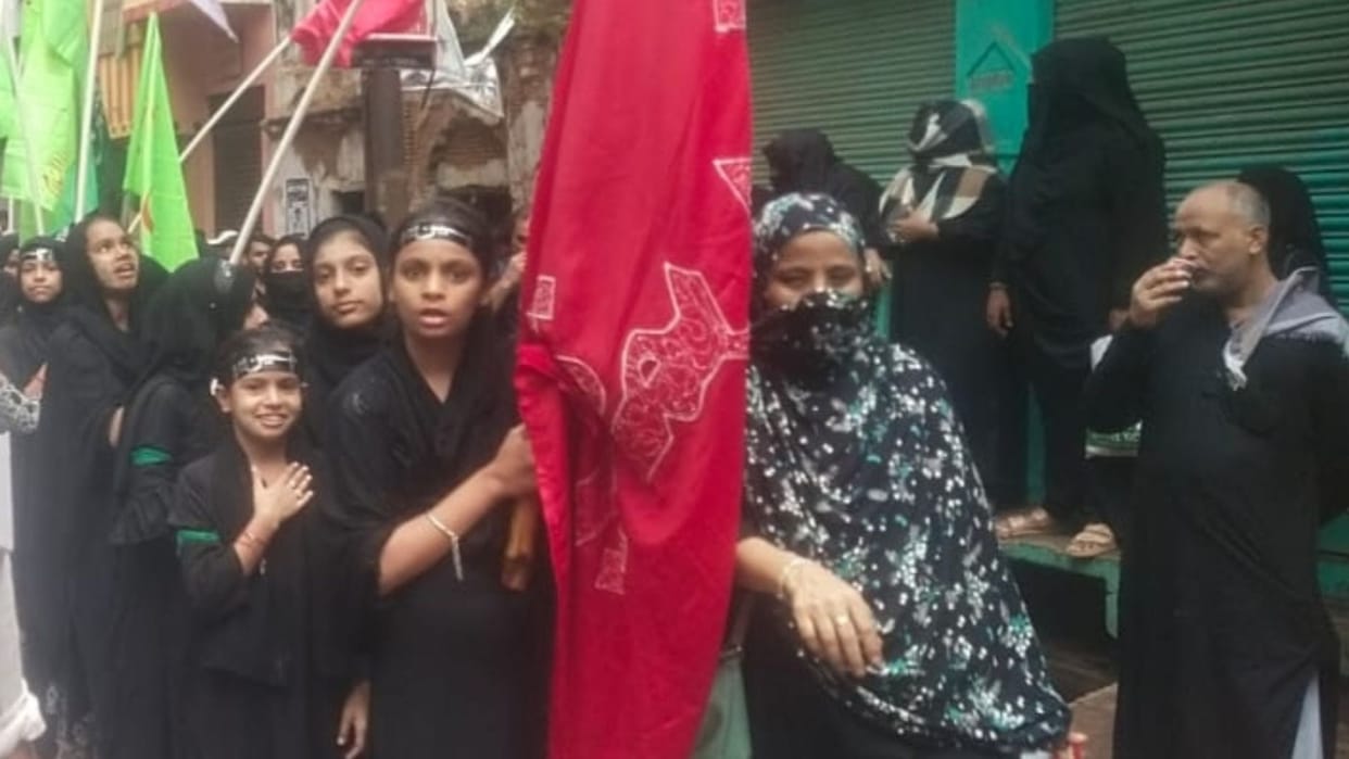 Eyes welled up painful Nauhas in Saathe procession mourning of chains last day of Gham-e-Hussain