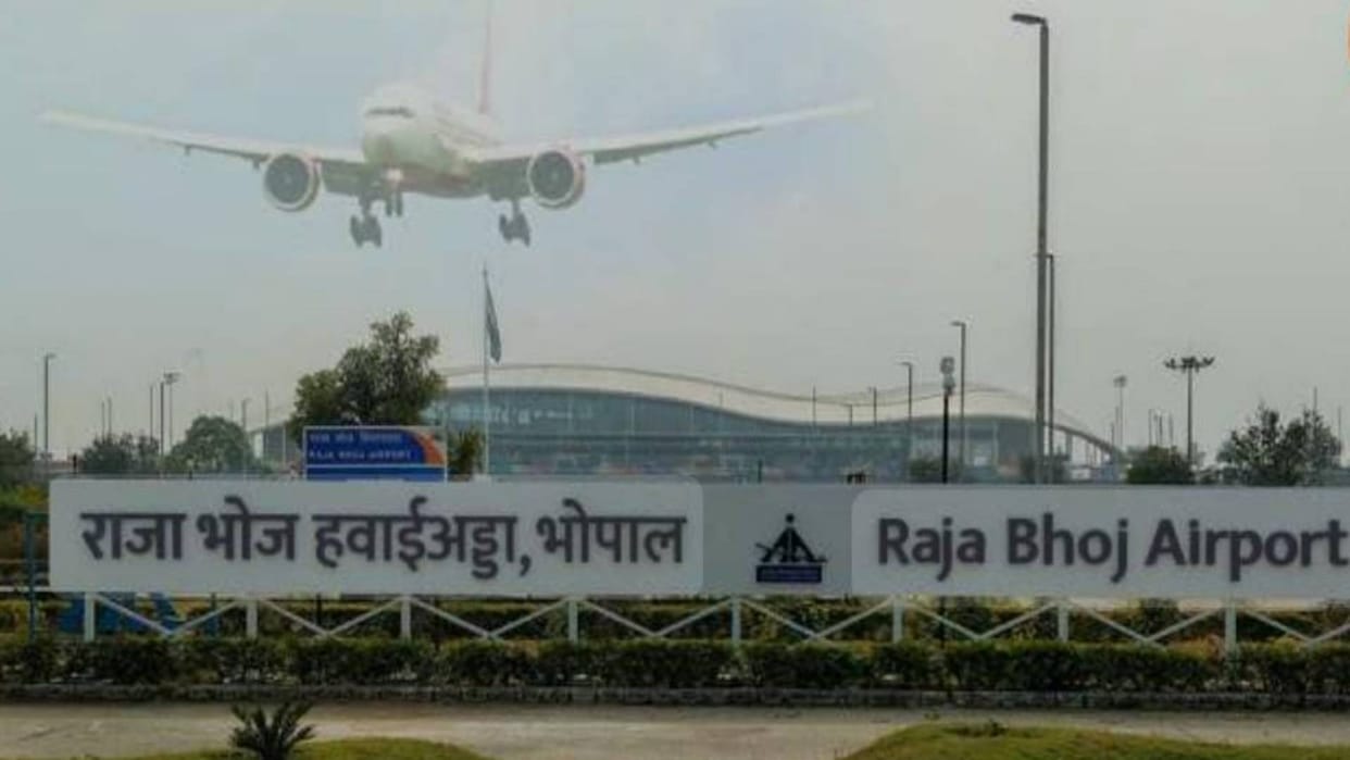 MP News: Mumbai-Bhopal Air India flight develops technical snag, lands safely at Bhopal airport; return flight