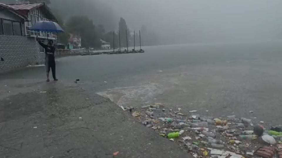 nainital News: Water level of Naini Lake reached 12 feet