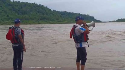 Uttarakhand Weather Ganga water level crosses warning line in Rishikesh after Heavy Rainfall people alerts