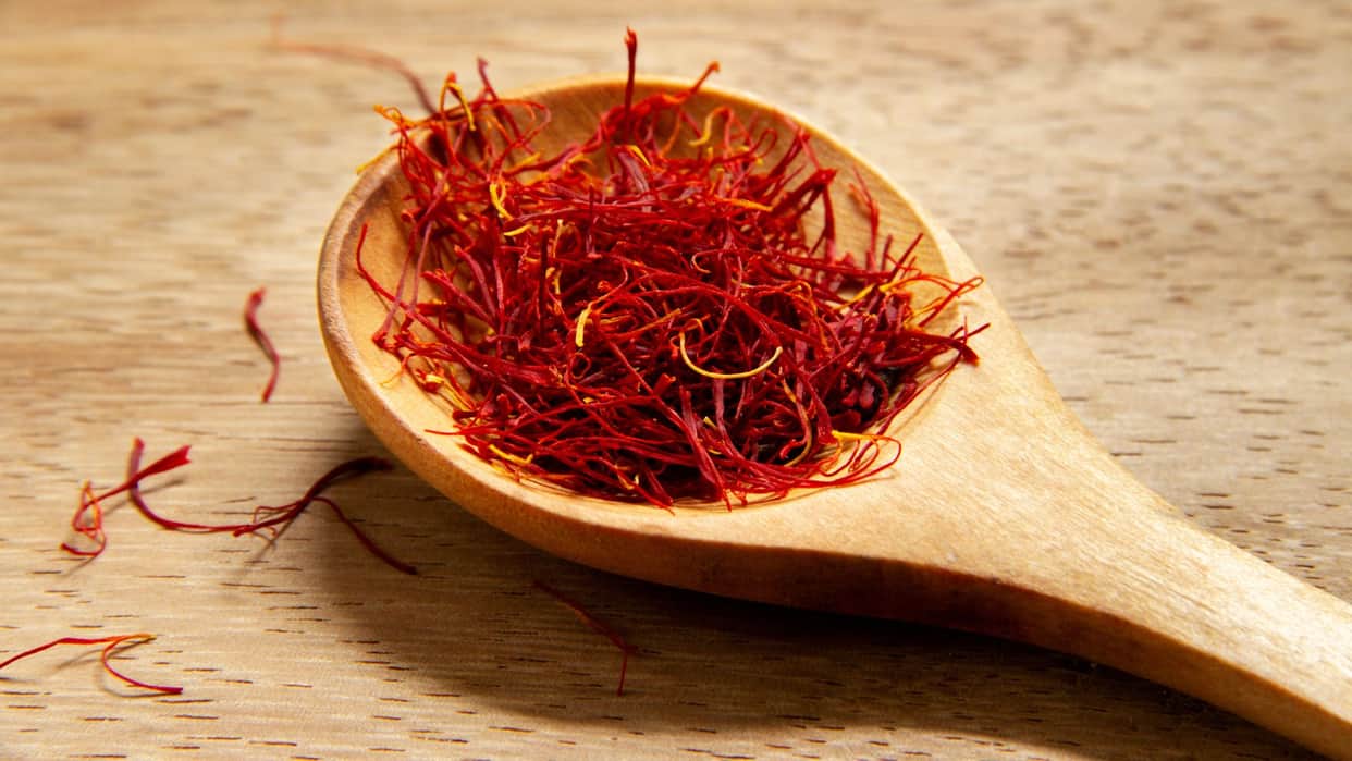 What Is Saffron kesar and Why Is It Worlds most expensive spice news in hindi