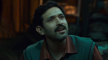 Sector 36 Review by pankaj shukla Netflix india Vikrant Massey Deepak Dobriyal Darshan Jariwala Aditya Nimbalk