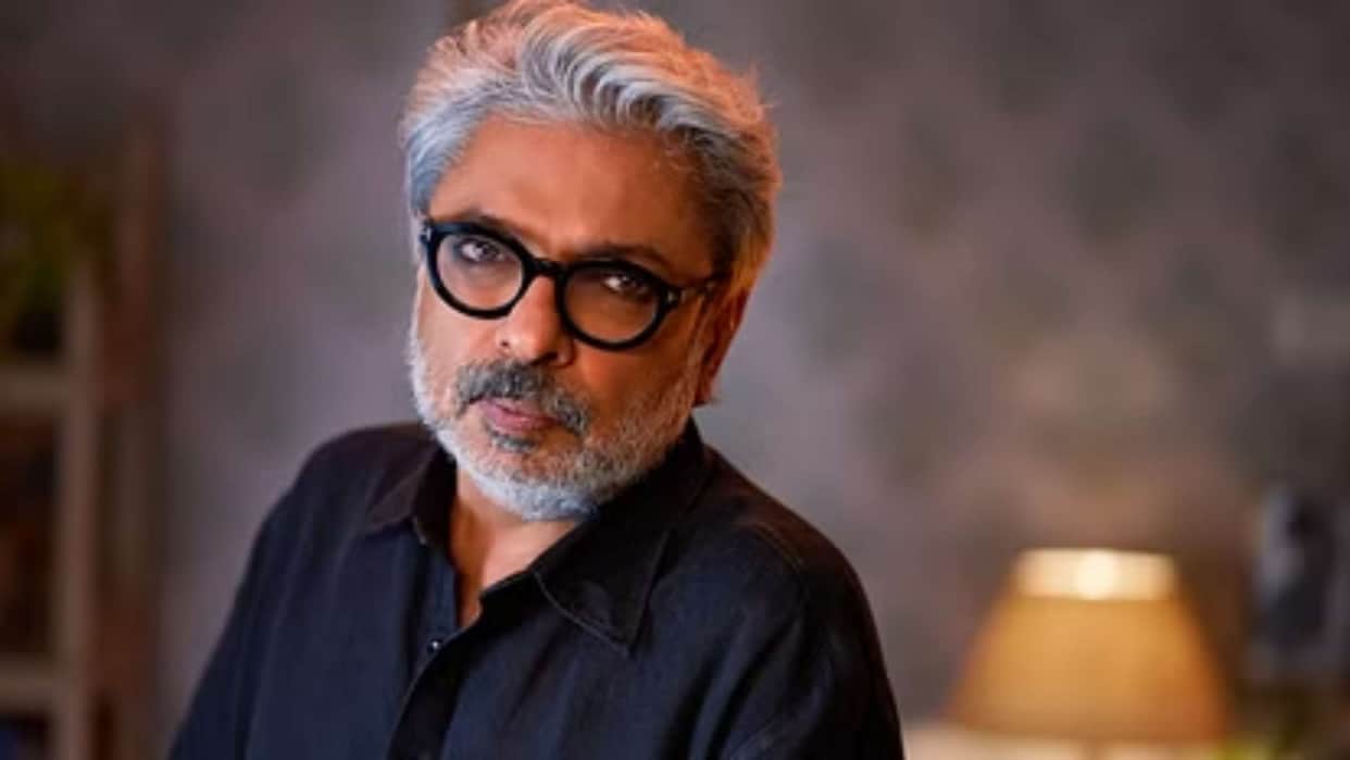 Love And War Sanjay Leela Bhansali makes non Theatrical deal on a large scale gets record breaking Whopping Am