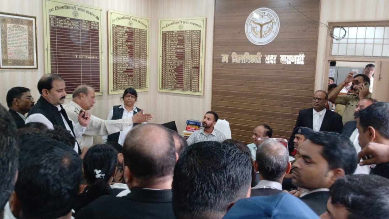 Accusation detaining female advocate for two hours SDM made serious allegation
