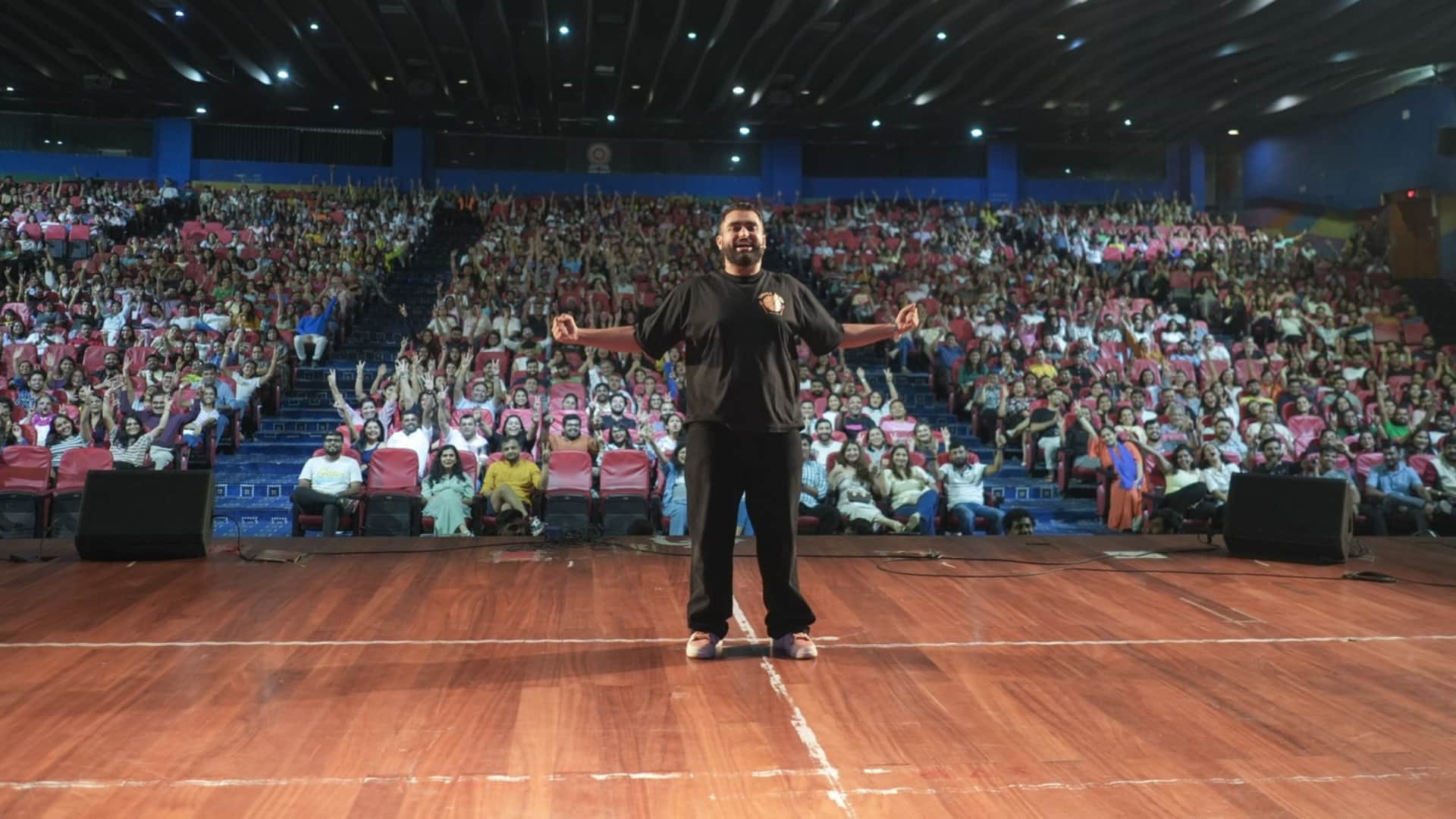 Viraj Ghelani not invited by Dharma Production at trailer lauch he took revenge with strength of his followers