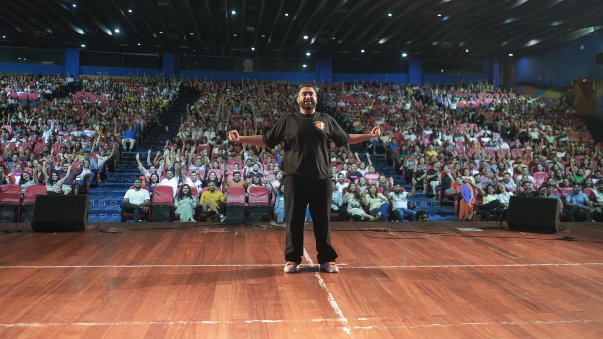 Viraj Ghelani not invited by Dharma Production at trailer lauch he took revenge with strength of his followers
