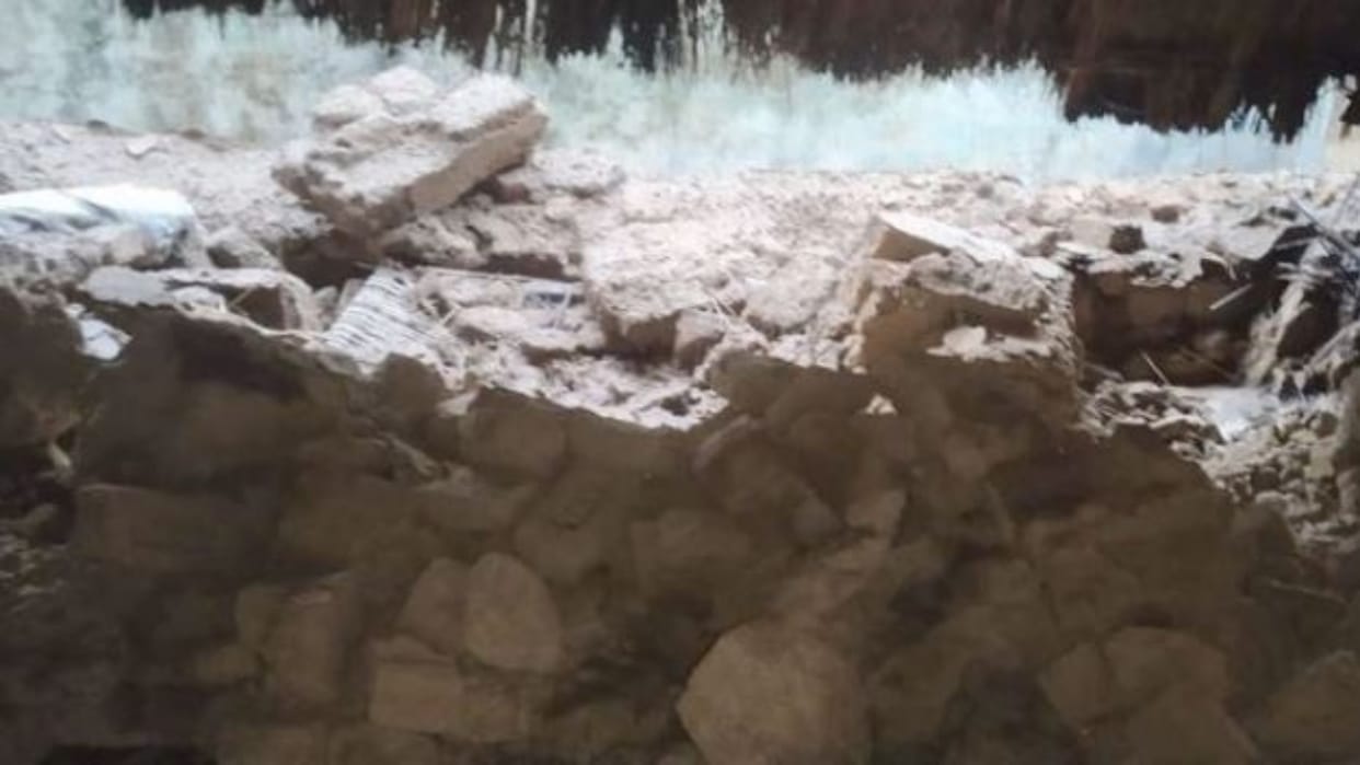 mud wall collapsed due to rain in Amethi woman died after being buried under debris