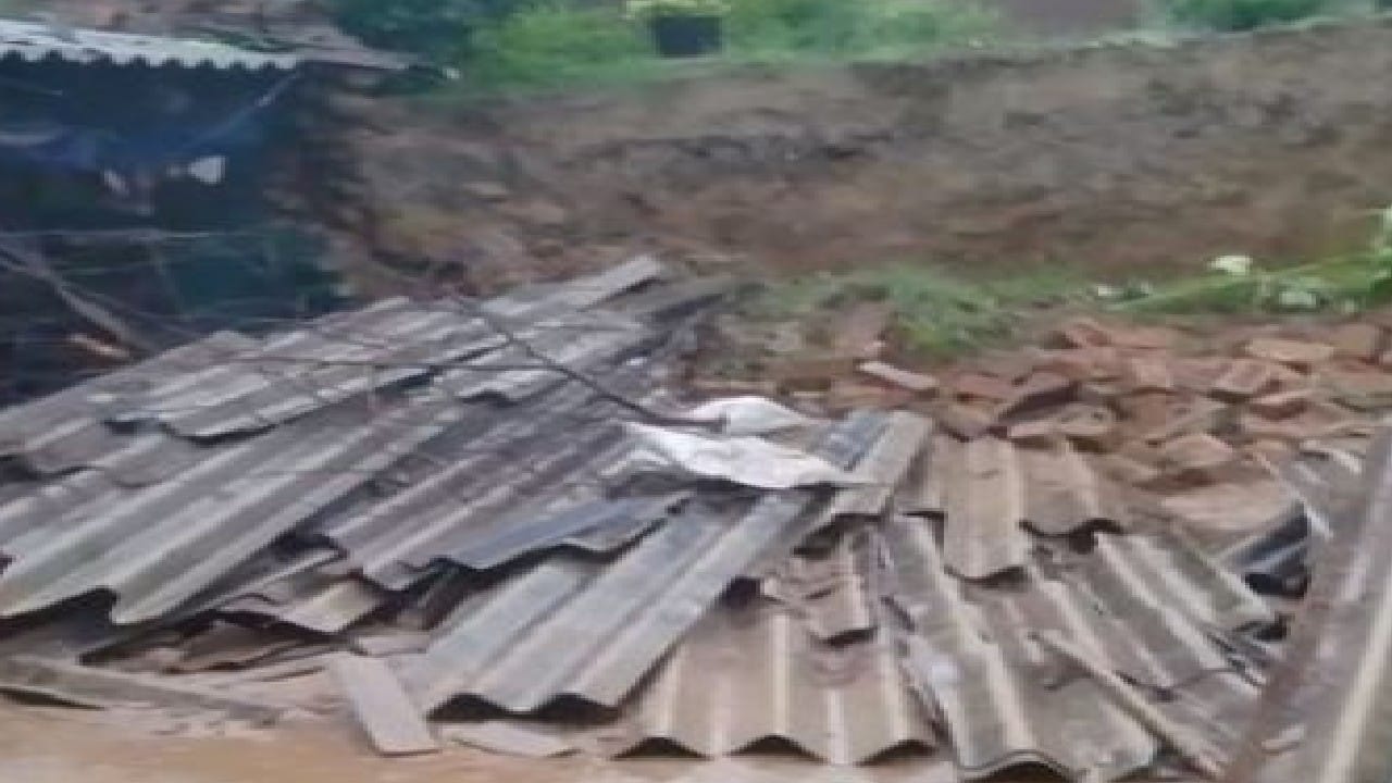 Meerut: Neighbor's room wall collapses during basement excavation, couple injured