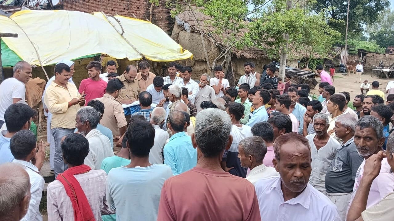 up schools closed due to heavy rain two people died in Lakhimpur Kheri