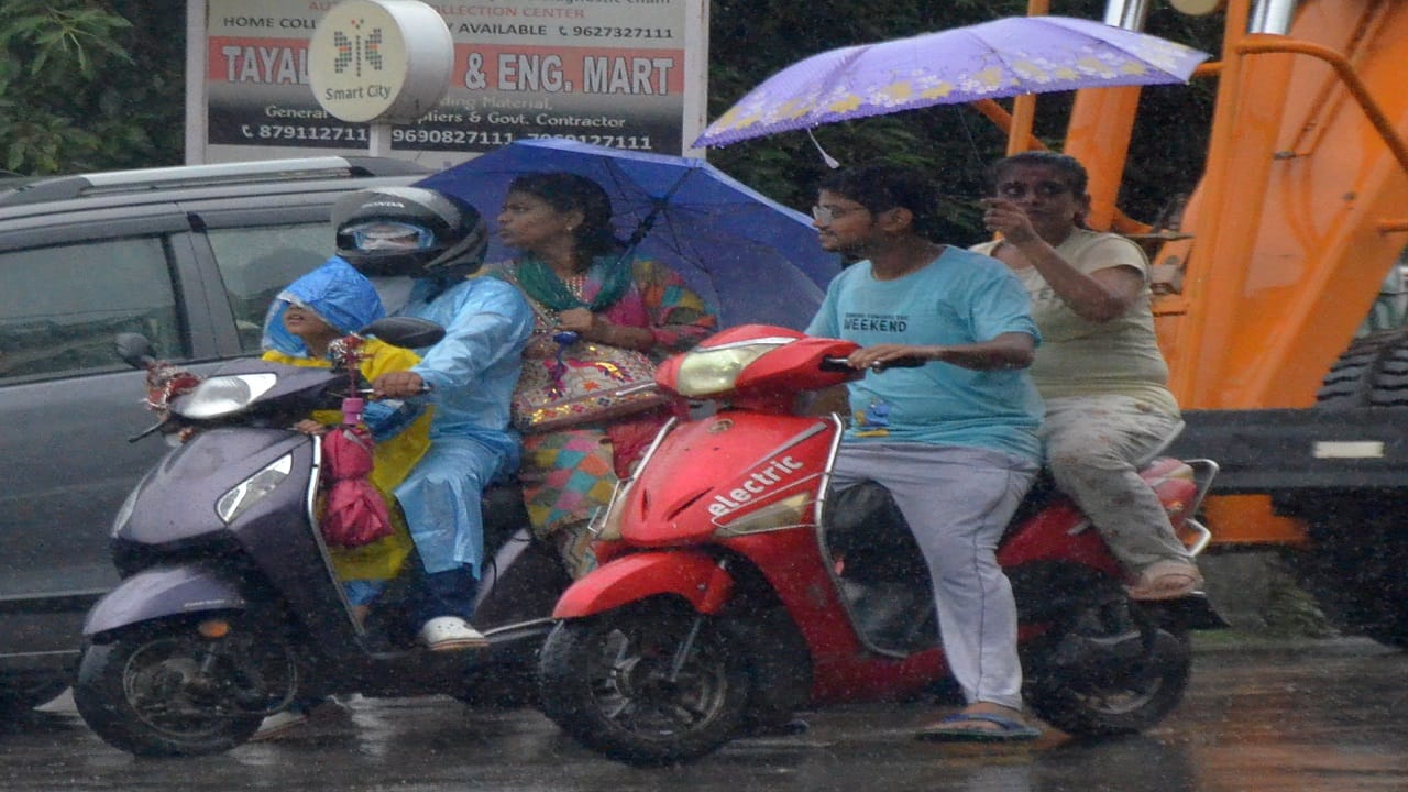 Bareilly Weather update few spells of rain will remain for the next three days