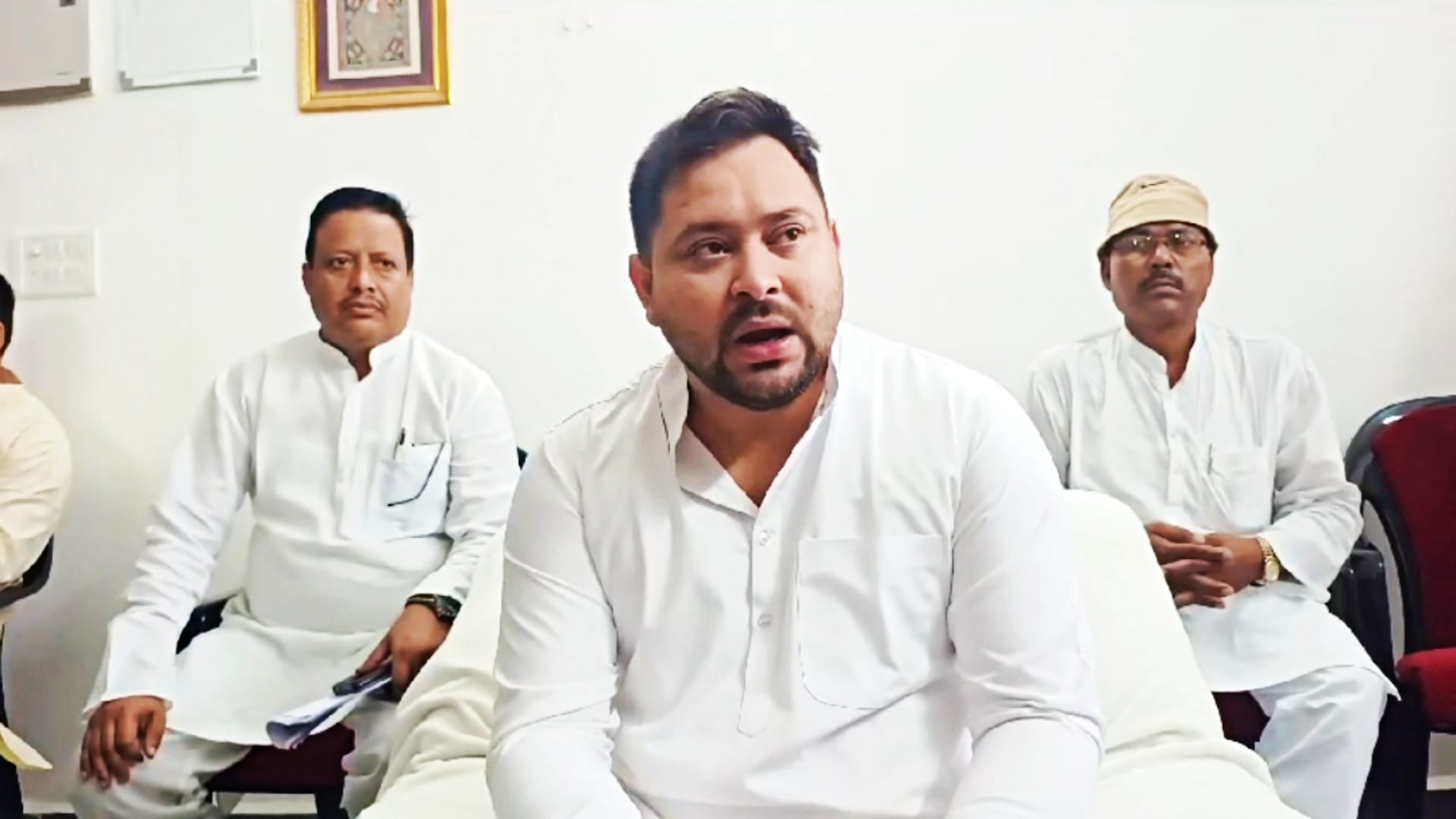 राजद नेता तेजस्वी यादव।