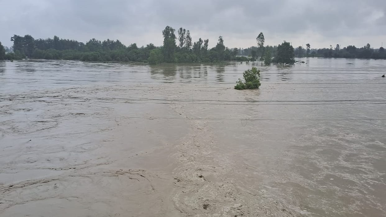 Flood situation in Mirganj and Baheri of Bareilly